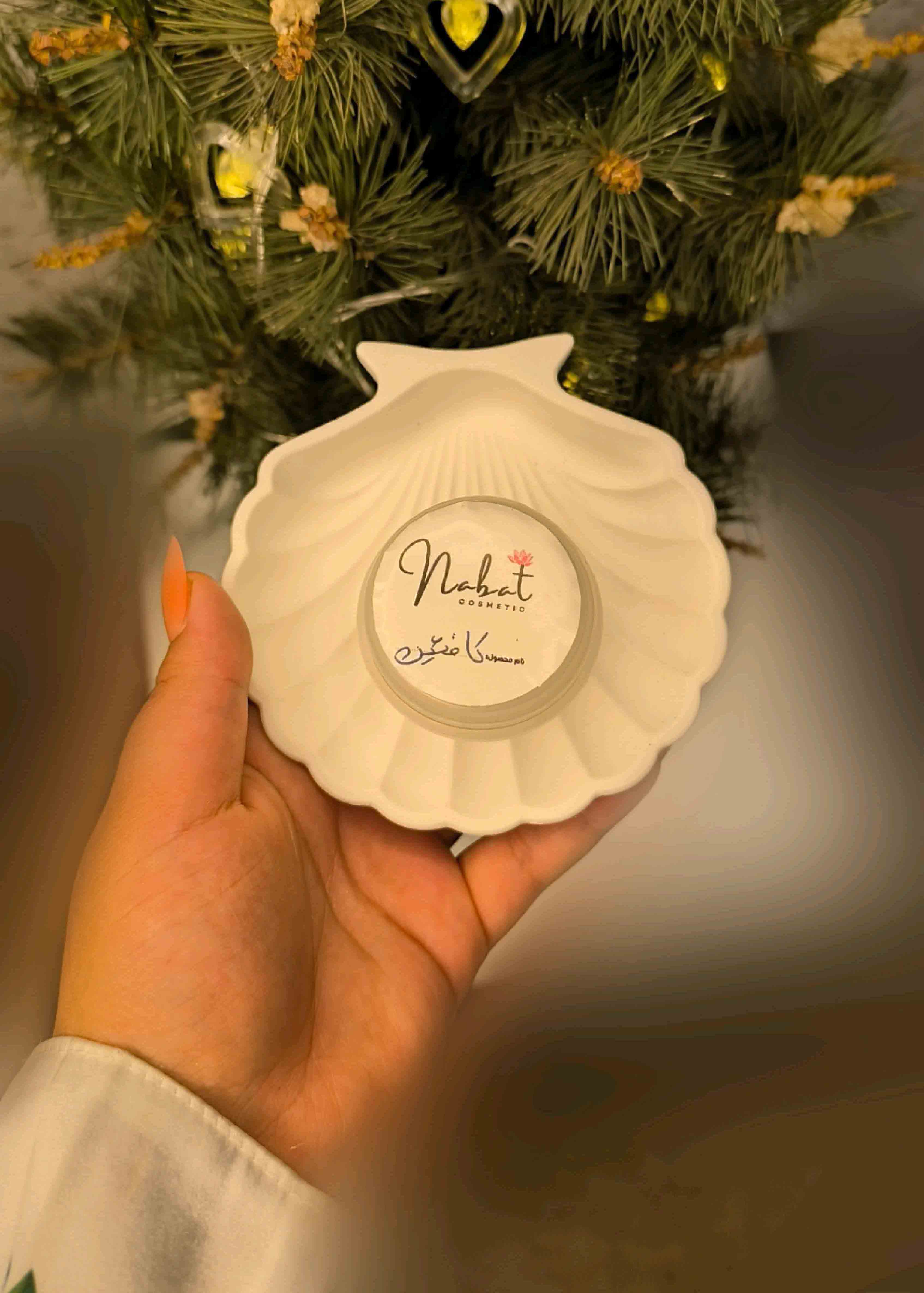 کرم کافئین دور چشم